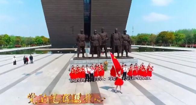 时尚中药牙膏掀起国潮热 广药白云牙膏获颁“年度Z世代focus品牌”